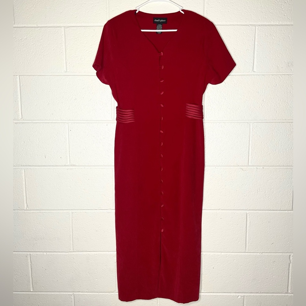 < Vintage Chad’s Place Red Midi Dress with Button Detail >